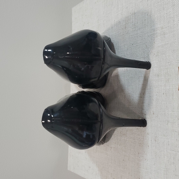 BCBG Heels - Picture 6 of 6